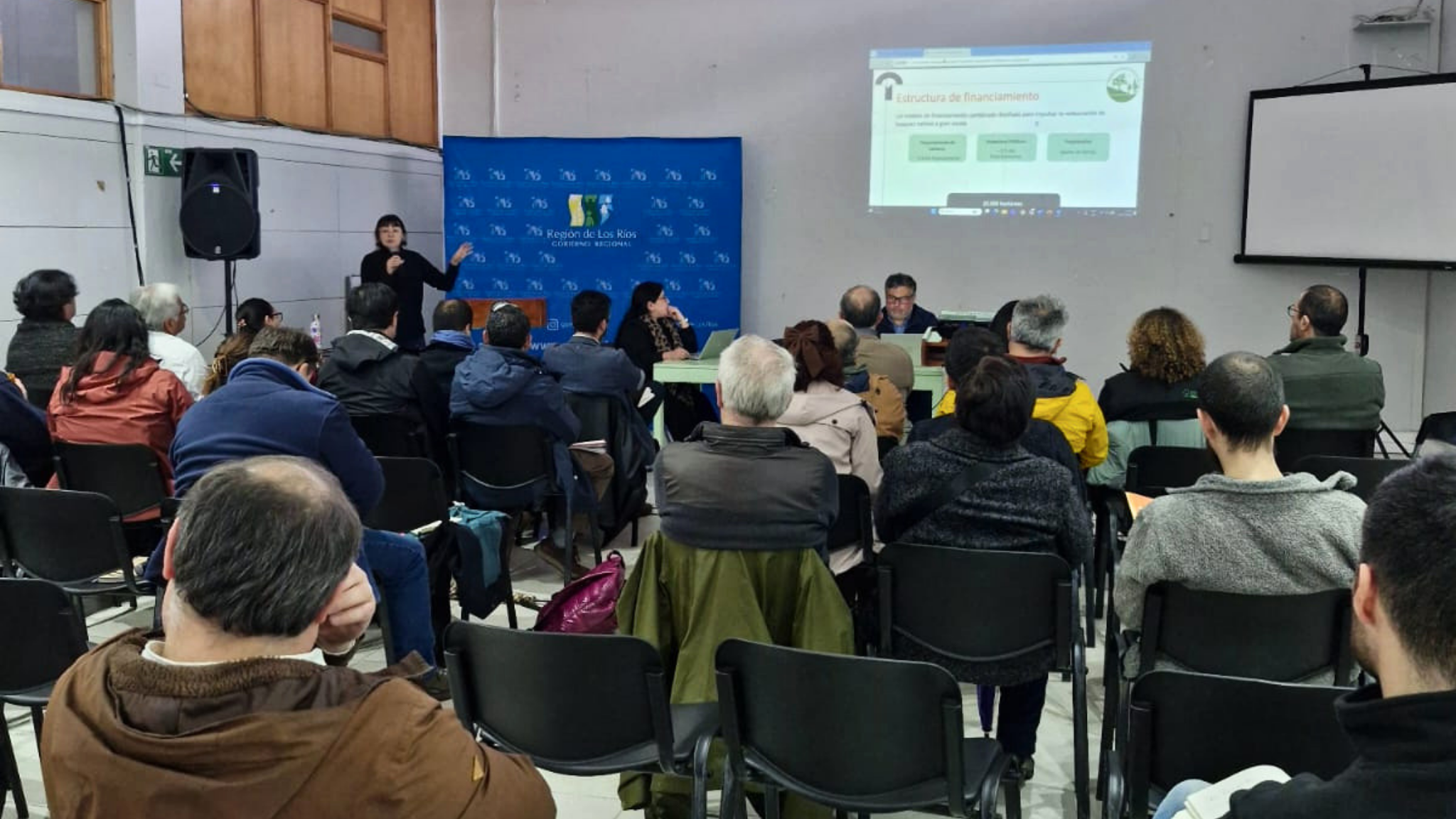 Plantando bosques y agua para el futuro: AIFBN presenta su Programa Nothofagus en Mesa Regional del Agua de Los Ríos
